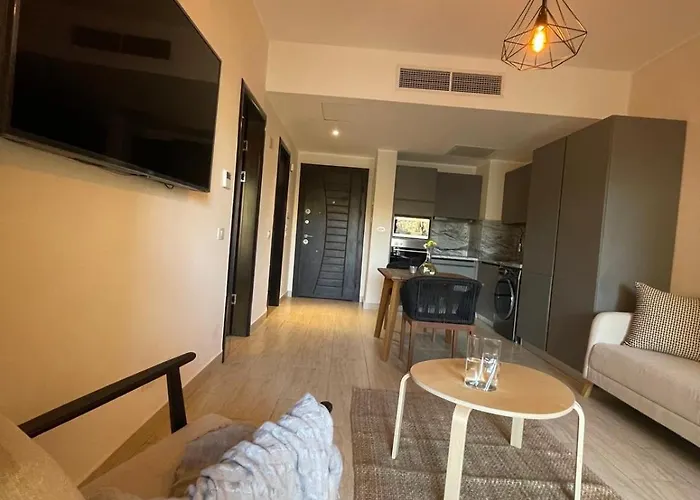 Luxury Self-catering & Studios, Al Dau Heights Appartamento *