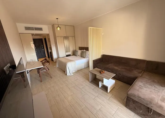 Luxury Self-catering & Studios, Al Dau Heights Appartamento *