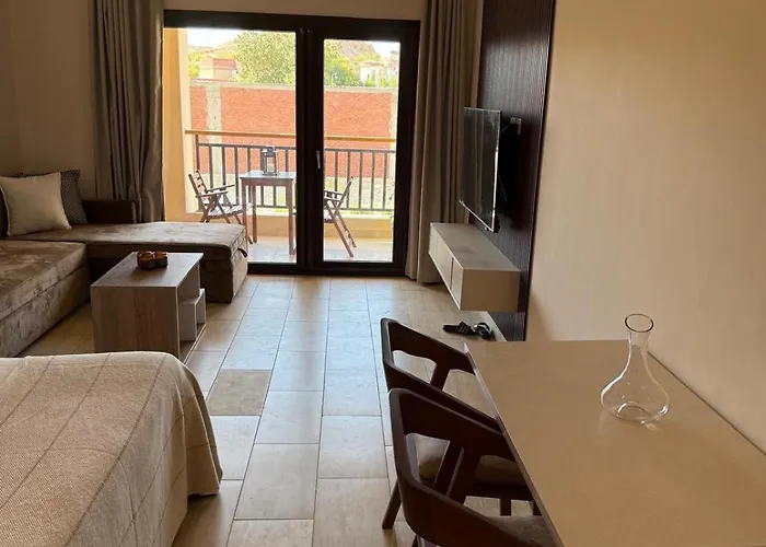 Luxury Self-catering & Studios, Al Dau Heights Appartamento *