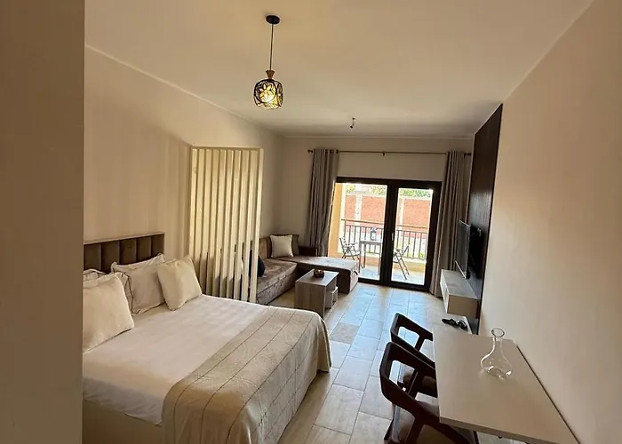 Luxury Self-catering & Studios, Al Dau Heights Appartamento