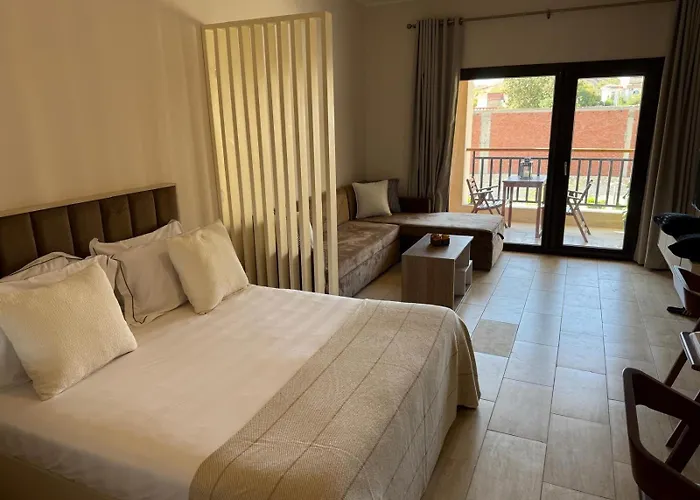 Luxury Self-catering & Studios, Al Dau Heights
