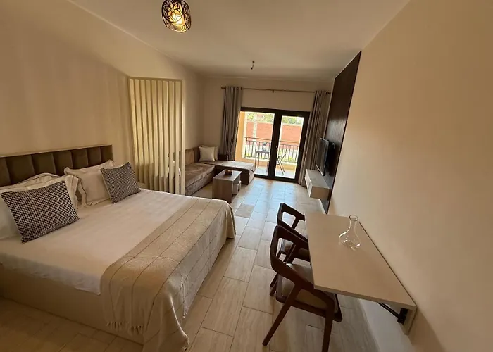 Luxury Self-catering & Studios, Al Dau Heights *